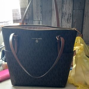 Michael Kors hand bag